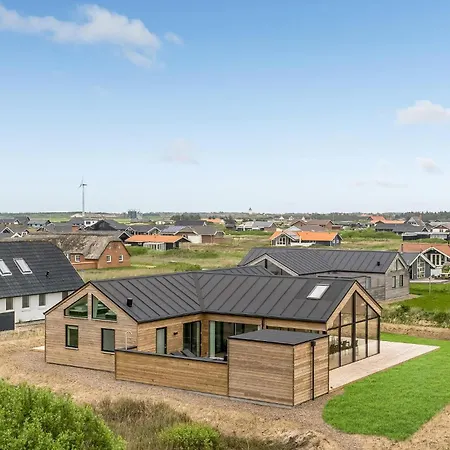 Amazing In Harboore With 4 Bedrooms, Sauna & Wifi *
