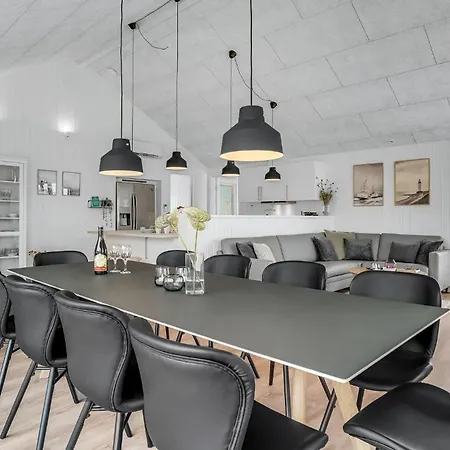 Amazing In Harboore With 4 Bedrooms, Sauna & Wifi Hébergement de vacances *
